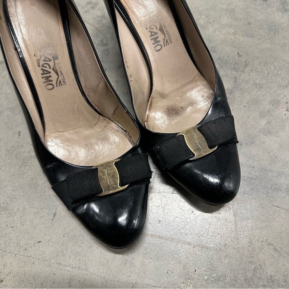 Salvatore Ferragamo Vara Bow Pump Black 11B - Picture 4 of 13